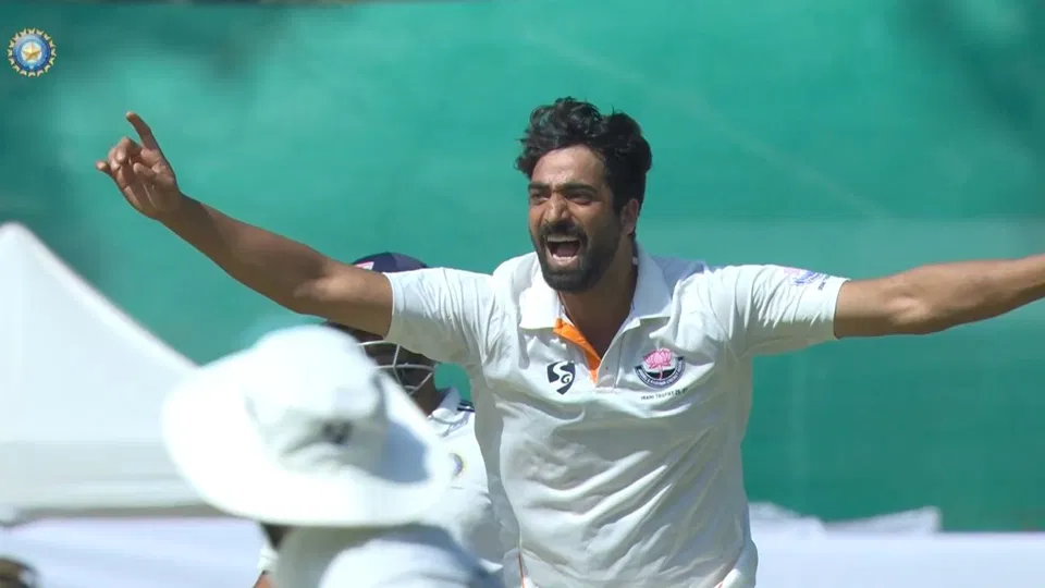Who Is Umar Nazir Mir? Auqib Nabi's Replacement Who Got Rishabh Pant, Sarfaraz Khan's Wickets